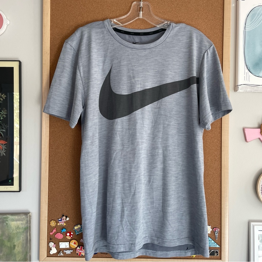 Nike Men’s Dri-FIT Training Tshirt Grey Size Medium
